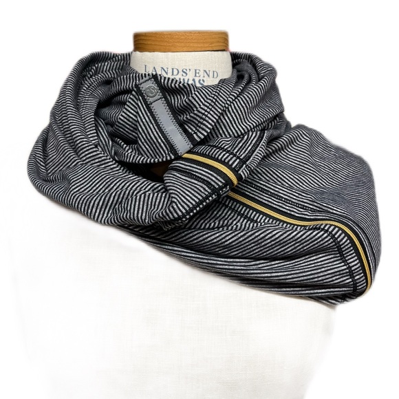 lululemon vinyasa scarf with zipper. - Picture 2 of 5